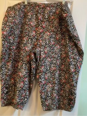 Floral Print Capris - Black with Pink & White Flowers.  (92)